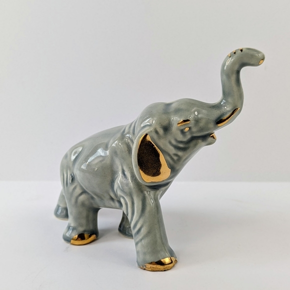 Vintage Gray Elephant Trunk Up Gold Painted Figurine Ring Holder - Picture 3 of 4
